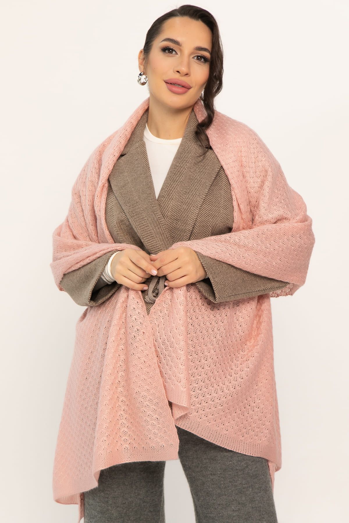 Вязаный палантин (пудра) ВП04-1М